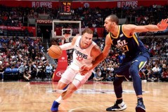 字母哥290万回归密尔沃基雄鹿：NBA巨星休赛期转会决定